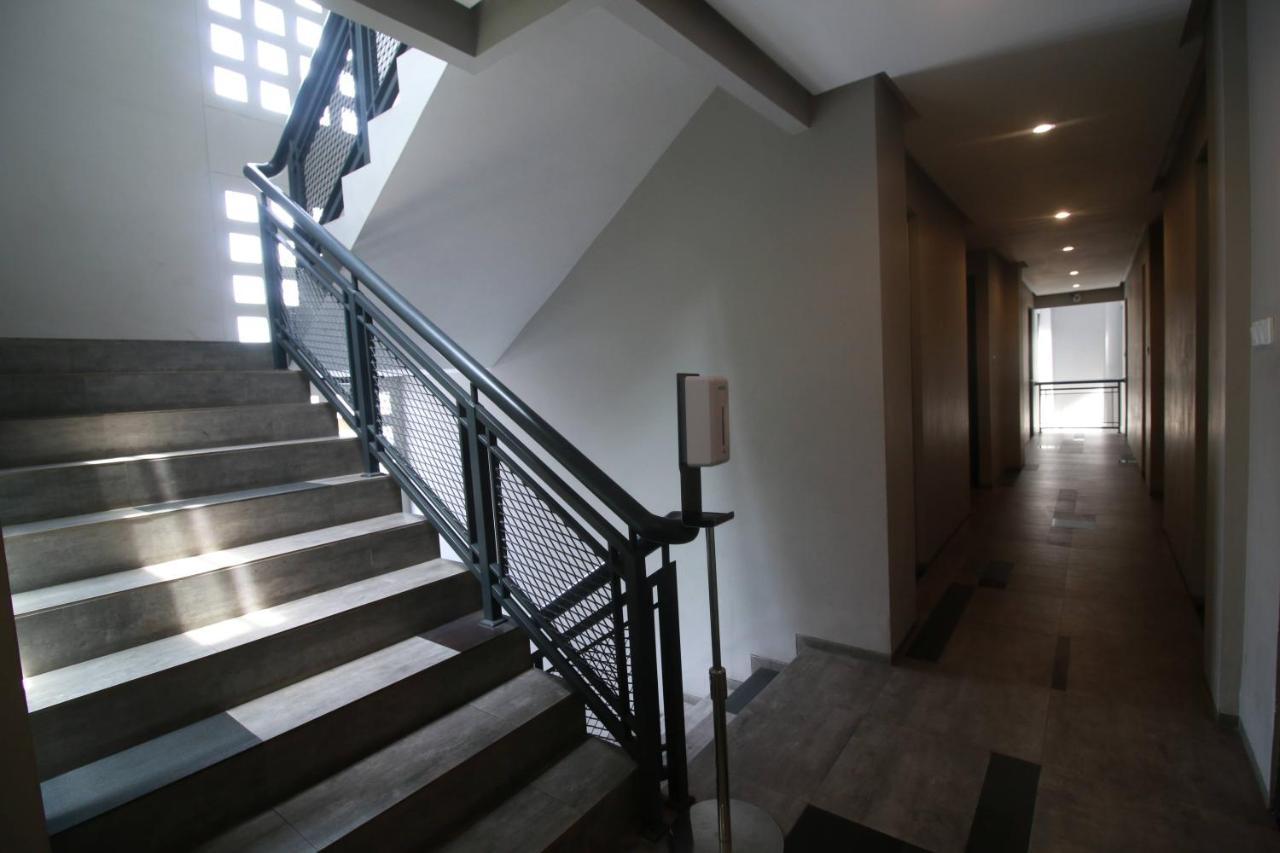 Bale Resident Hostel Jakarta Exterior photo