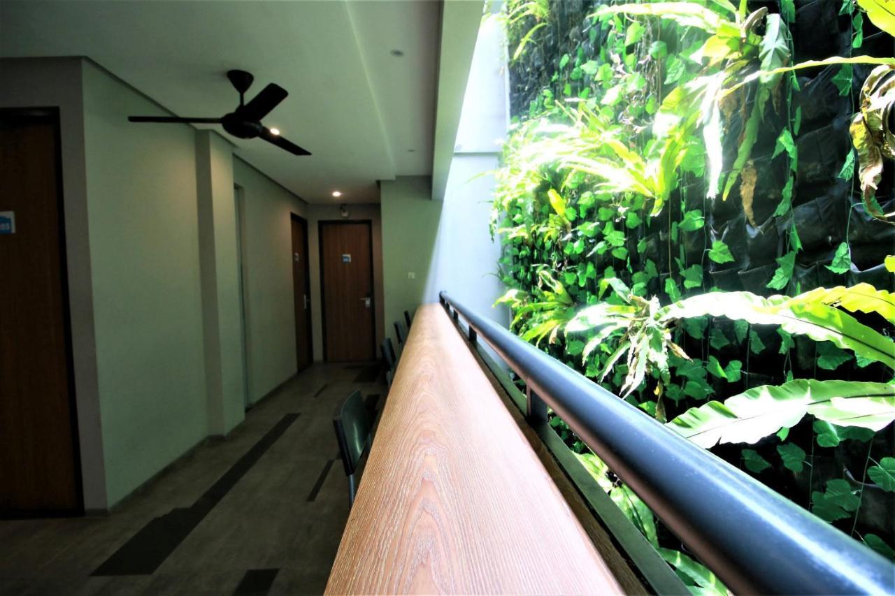 Bale Resident Hostel Jakarta Exterior photo